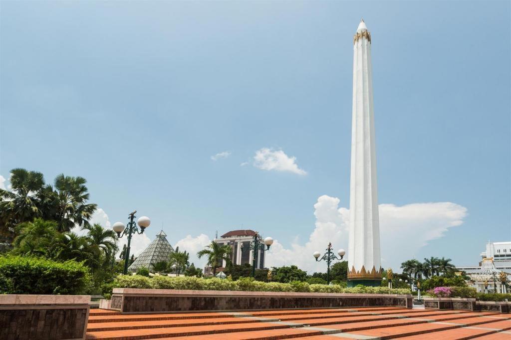 Hotel Sulawesi Gorontalo Surabaya Buitenkant foto