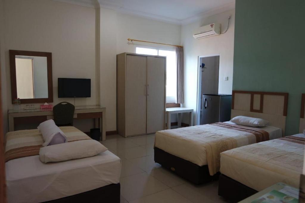Hotel Sulawesi Gorontalo Surabaya Buitenkant foto