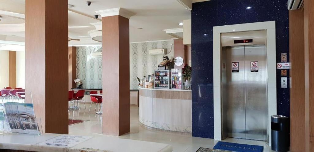 Hotel Sulawesi Gorontalo Surabaya Buitenkant foto