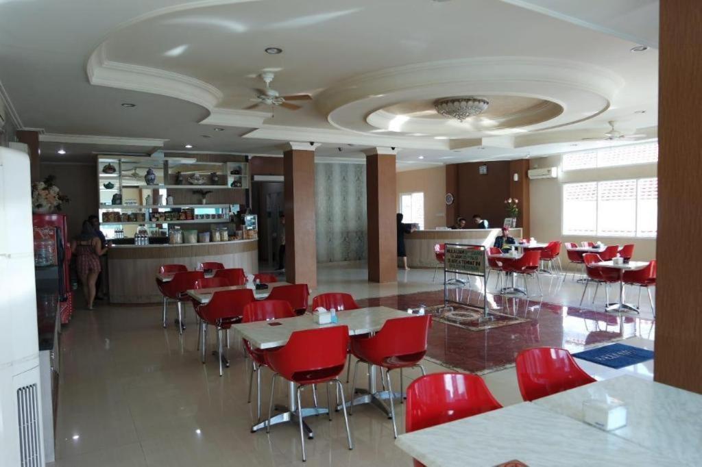 Hotel Sulawesi Gorontalo Surabaya Buitenkant foto