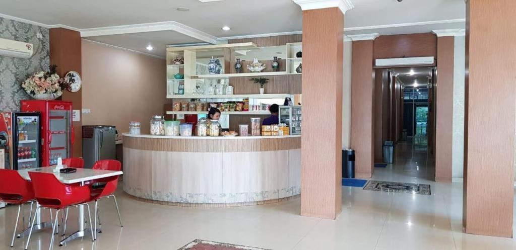 Hotel Sulawesi Gorontalo Surabaya Buitenkant foto